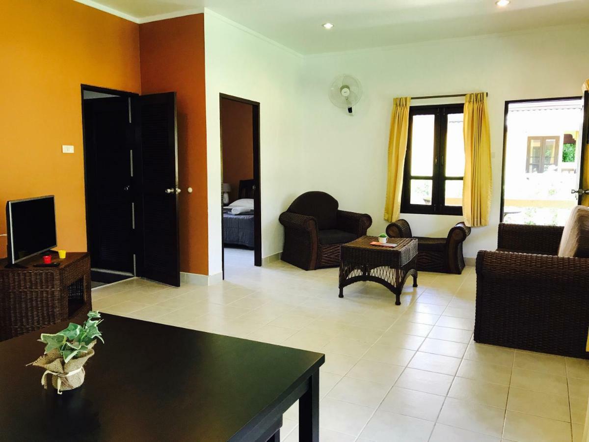 Marilyns Residential Resort Maret Exterior photo